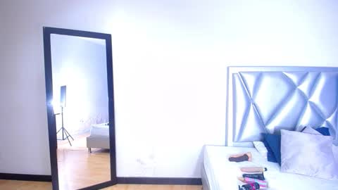 Snapshot of exotic_karmella chatting on 12-20-25, 09:00 exotic_karmella online show from 12-20-25, 09:00