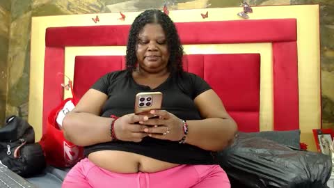 Snapshot of exoticbigmandx chatting on 02-01-26, 01:53 Mandy online show from 02-01-26, 01:53