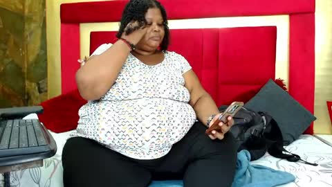 Snapshot of exoticbigmandx chatting on 05-28-26, 01:41 Mandy online show from 05-28-26, 01:41