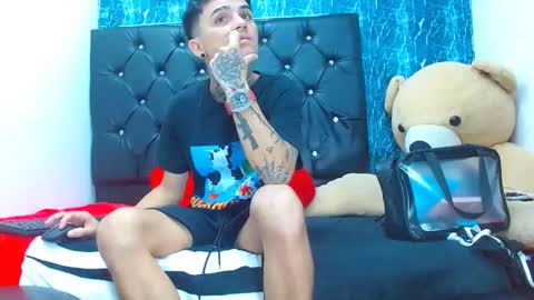 Snapshot of exotichot_couple chatting on 01-21-25, 07:58 exotichot_couple online show from 01-21-25, 07:58