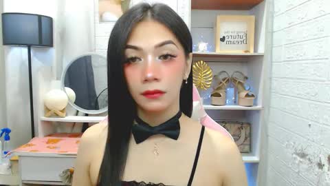 exotictssavie online show from 11-04-25, 06:40