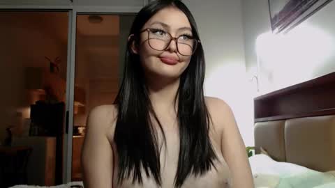 Candy  online show from 12-21-25, 02:02