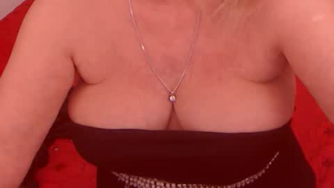 Snapshot of experiencedalana chatting on 01-10-25, 11:08 Alana online show from 01-10-25, 11:08