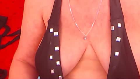 Snapshot of experiencedalana chatting on 01-12-25, 01:53 Alana online show from 01-12-25, 01:53