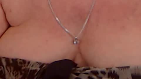 Snapshot of experiencedalana chatting on 01-19-25, 10:49 Alana online show from 01-19-25, 10:49