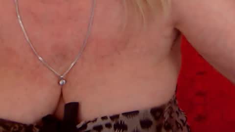 Snapshot of experiencedalana chatting on 01-26-25, 01:09 Alana online show from 01-26-25, 01:09