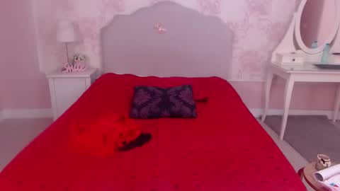 Snapshot of experiencedalana chatting on 11-30-25, 08:46 Alana online show from 11-30-25, 08:46