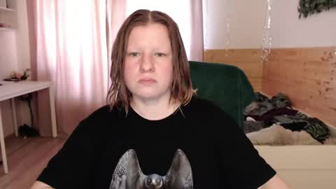 Snapshot of exponentex5 chatting on 05-01-26, 03:49 Crystal online show from 05-01-26, 03:49