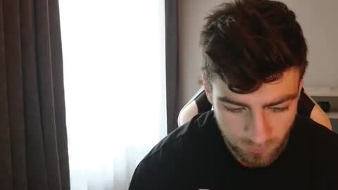 Snapshot of exstayz chatting on 12-16-25, 08:52 Sweetheart online show from 12-16-25, 08:52