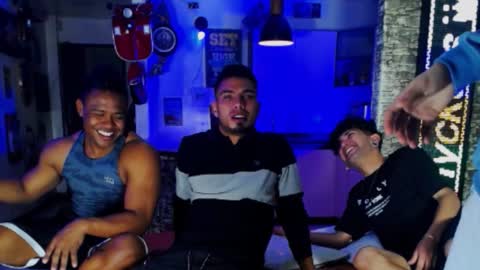 extrangers online show from 12-21-24, 12:06