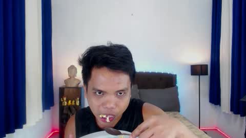 Snapshot of extraservice69menx chatting on 10-21-25, 05:57 JOHNDAVE online show from 10-21-25, 05:57