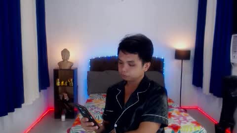 Snapshot of extraservice69menx chatting on 11-15-25, 02:20 JOHNDAVE online show from 11-15-25, 02:20