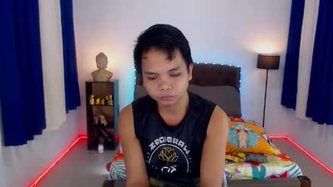 Snapshot of extraservice69menx chatting on 11-17-25, 02:01 JOHNDAVE online show from 11-17-25, 02:01