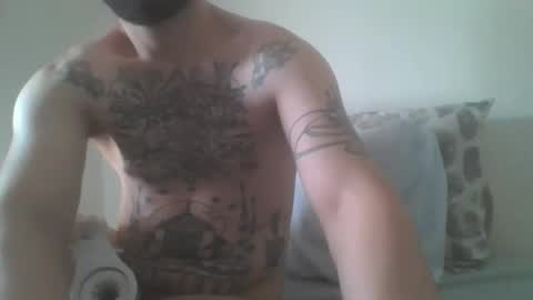 Snapshot of eyecloud250 chatting on 12-14-25, 05:57 mm online show from 12-14-25, 05:57