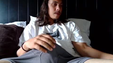 Snapshot of eyestrokeforyou chatting on 06-24-26, 04:39 Strokes online show from 06-24-26, 04:39
