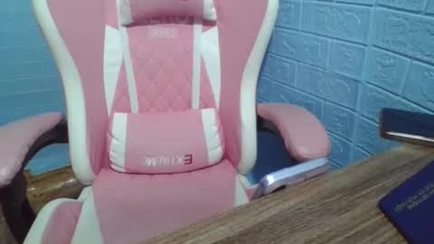 Eye online show from 04-18-26, 03:27