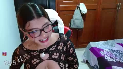 Snapshot of eyfy_bbs chatting on 02-07-26, 10:02 Nadia online show from 02-07-26, 10:02