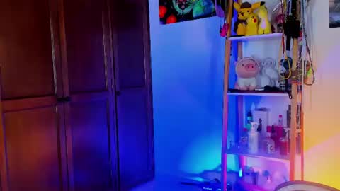 Emily online show from 06-17-26, 03:13