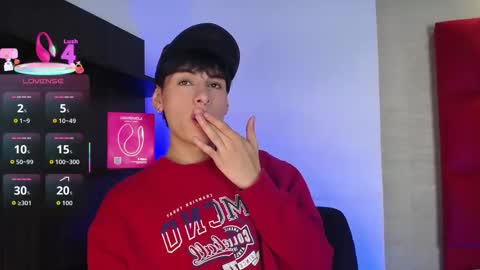 Snapshot of ezra_storm chatting on 09-15-25, 04:45 Juan online show from 09-15-25, 04:45