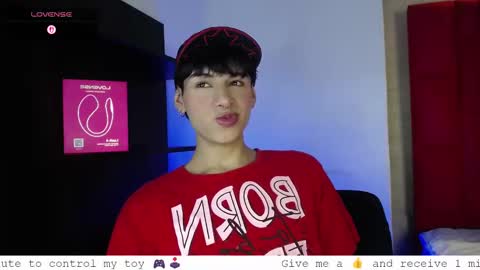 Snapshot of ezra_storm chatting on 09-26-25, 05:22 Juan online show from 09-26-25, 05:22