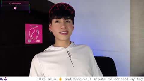 Snapshot of ezra_storm chatting on 09-30-25, 05:12 Juan online show from 09-30-25, 05:12