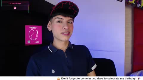 Snapshot of ezra_storm chatting on 10-09-25, 04:54 Juan online show from 10-09-25, 04:54