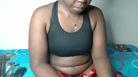 Snapshot of fabbie01 chatting on 10-08-25, 04:21 Miss Fabby online show from 10-08-25, 04:21