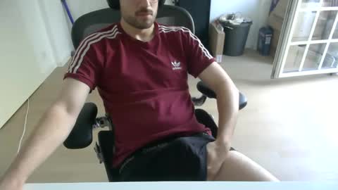 Snapshot of fabian_196 chatting on 05-26-26, 05:03 Call me bitch online show from 05-26-26, 05:03