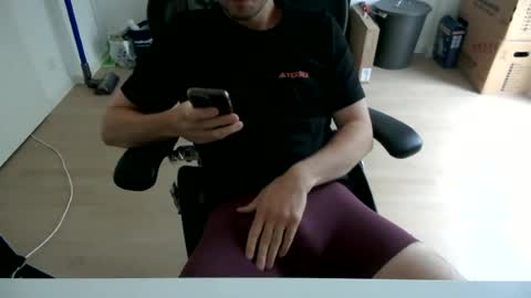 Snapshot of fabian_196 chatting on 06-10-26, 03:44 Call me bitch online show from 06-10-26, 03:44