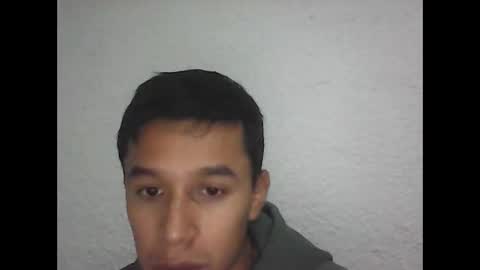 R online show from 05-01-26, 11:42