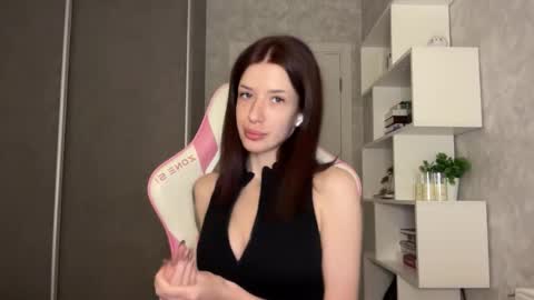 Bloom  online show from 02-08-26, 05:49