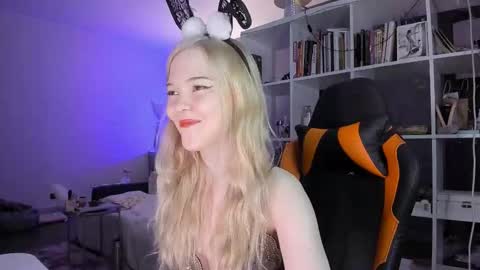 Snapshot of fairy_casey chatting on 10-28-25, 10:56 fairy_casey online show from 10-28-25, 10:56