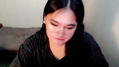 Snapshot of fairy_cuddle chatting on 06-17-26, 10:00 call me shanaia online show from 06-17-26, 10:00