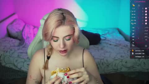 Snapshot of fairyvi chatting on 03-12-25, 06:55 Vi online show from 03-12-25, 06:55