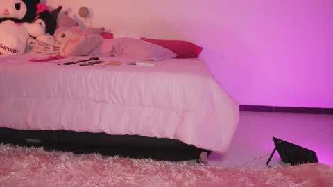 Snapshot of fairyyy1 chatting on 11-11-25, 03:28 Sara REMEMBER TO LEAVE A THUMB UP online show from 11-11-25, 03:28