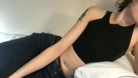 Snapshot of fakenshitsis chatting on 11-16-25, 06:24 Haydee online show from 11-16-25, 06:24