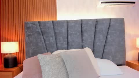  Leila.... online show from 03-12-26, 12:33