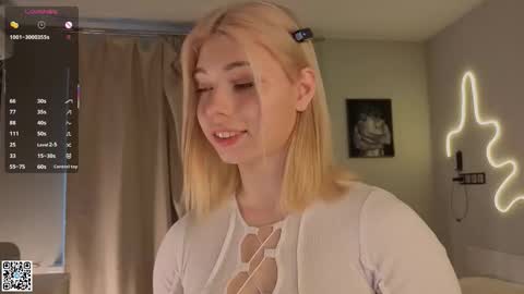 Emilia online show from 10-30-25, 04:14