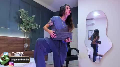 Snapshot of fallen_angel999777 chatting on 09-11-25, 11:54 Megan 630 1330 -5 online show from 09-11-25, 11:54