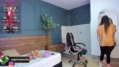 Snapshot of fallen_angel999777 chatting on 10-08-25, 12:36 Megan 630 1330 -5 online show from 10-08-25, 12:36