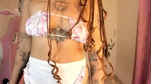 Snapshot of fallenangel_g chatting on 12-08-24, 02:49 Fallen Angel online show from 12-08-24, 02:49