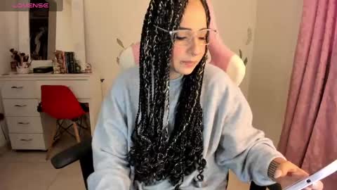 Snapshot of fallenangel_g chatting on 12-18-24, 11:34 Fallen Angel online show from 12-18-24, 11:34