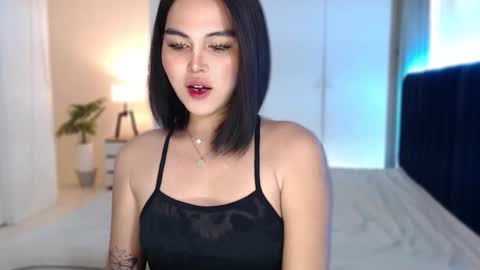 Snapshot of fallfromabove chatting on 01-06-26, 12:25 Belly Conklin online show from 01-06-26, 12:25