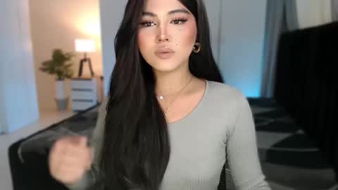 Snapshot of fallfromabove chatting on 03-09-26, 07:01 Belly Conklin online show from 03-09-26, 07:01