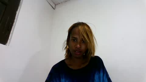 Snapshot of fallinah01 chatting on 07-19-26, 08:40 fallinah01 online show from 07-19-26, 08:40