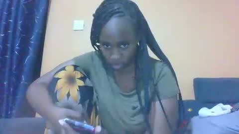 Snapshot of famous_bear chatting on 02-22-26, 02:37 famous_bear online show from 02-22-26, 02:37