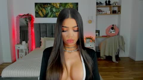 Jennifer online show from 09-09-25, 02:11