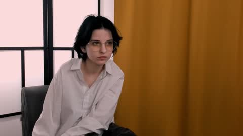 Mia online show from 12-01-24, 04:29