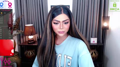 Snapshot of fantacyoflove chatting on 12-24-24, 11:44 YASI online show from 12-24-24, 11:44