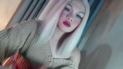 DANIELLA - DONT FORGET TO GIVE ME A THUMBSU UP online show from 03-09-26, 10:58